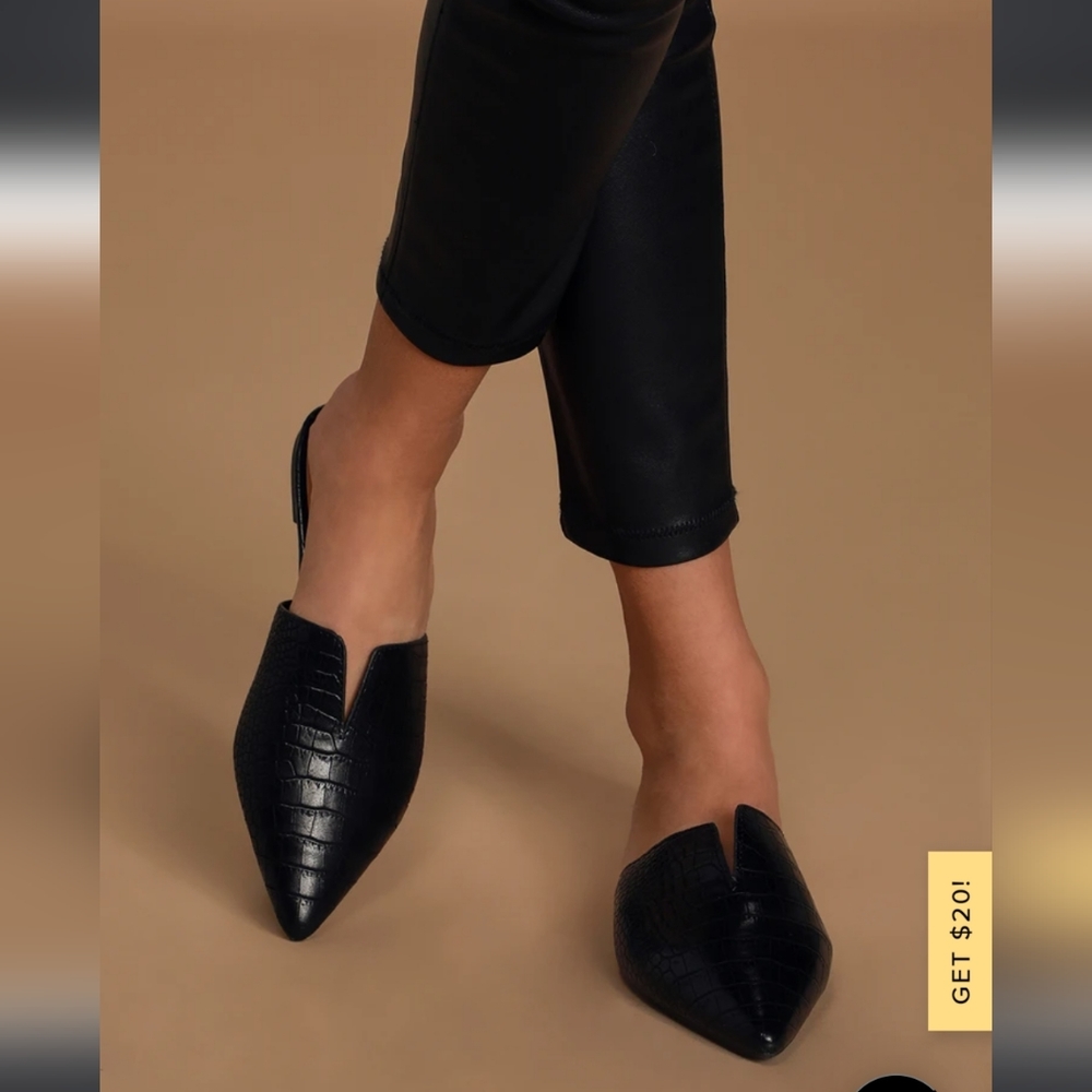 Lulu's Black Mules